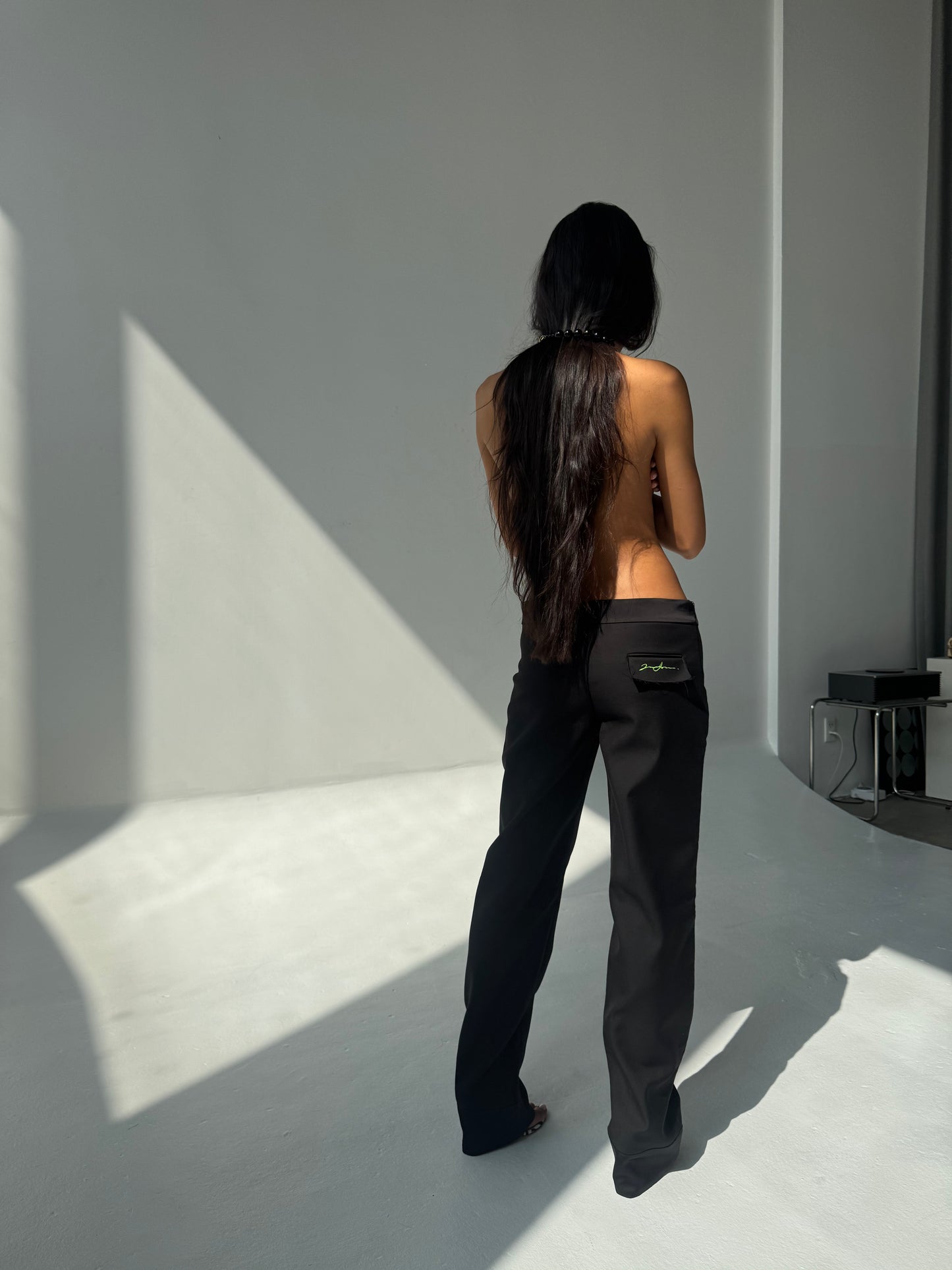 Signature low rise trouser - vanta